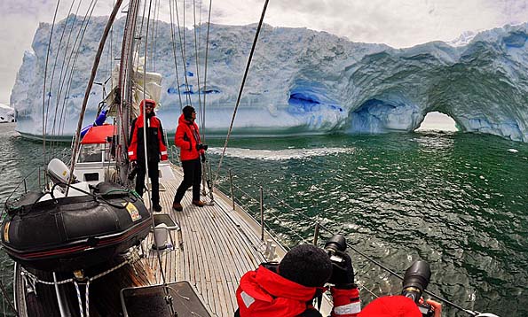 Iceberg | Antarctic Expeditions 2017